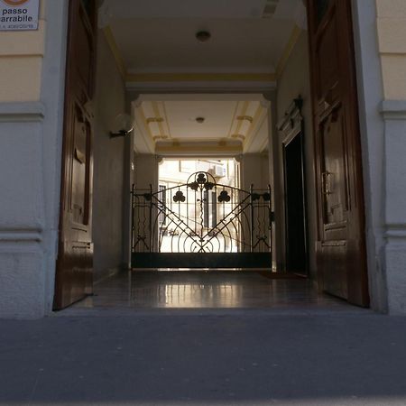 Wonderful Downtown Apartment-Hd Netflix, King-Size Bed, Two Minutes' Walk From Metro Милан Экстерьер фото